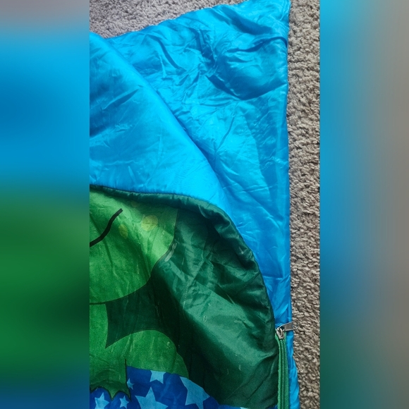 Green and Blue Frog Pattern Blanket - Picture 2 of 5